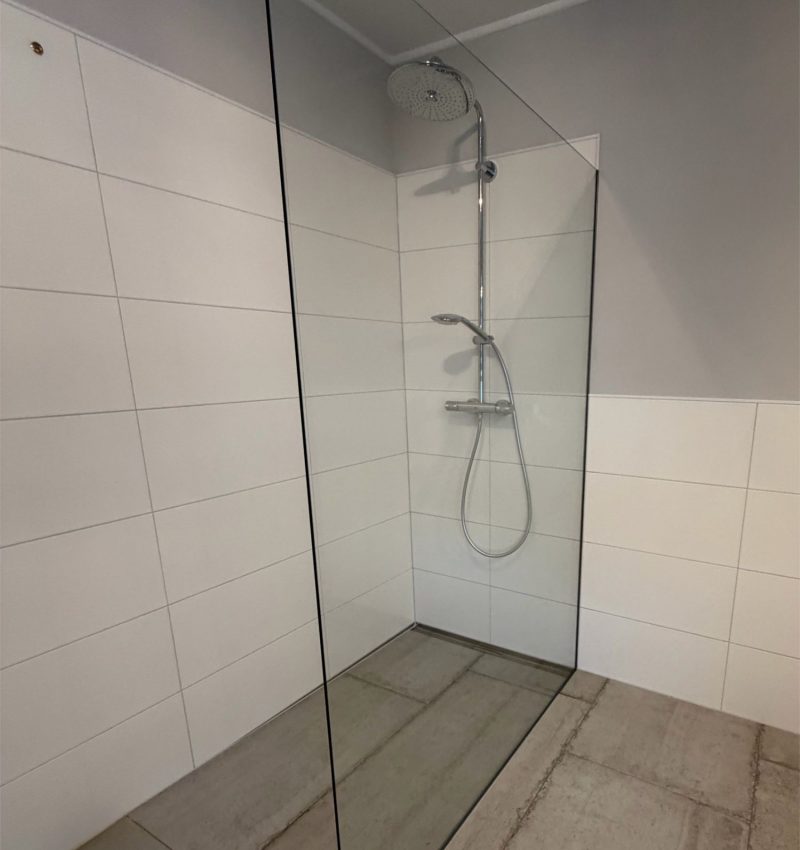 Barrierefreie Badsanierung mit Fußbodenheizung in Oranienburg 11