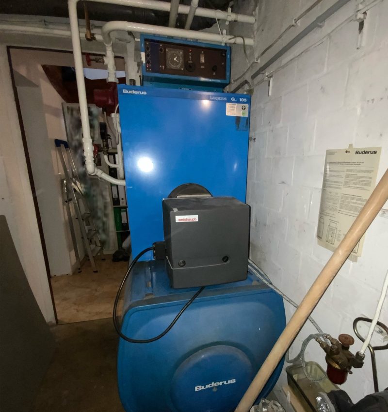 Heizungstausch einer Ölheizung durch eine Luft-Wasser-Wärmepumpe im Raum Berlin 2