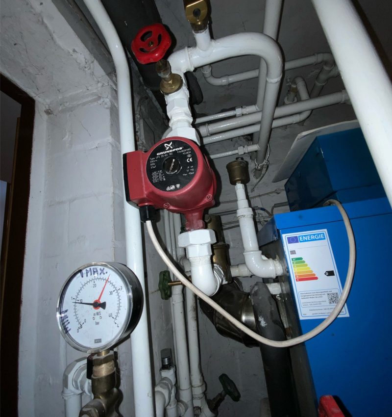 Heizungstausch einer Ölheizung durch eine Luft-Wasser-Wärmepumpe im Raum Berlin 3