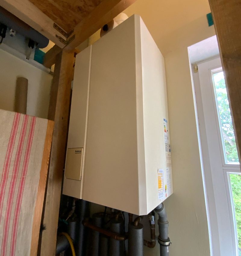 Luft-Wasser-Wärmepumpe von Weishaupt gegen eine Gasheizung in Bernau 2